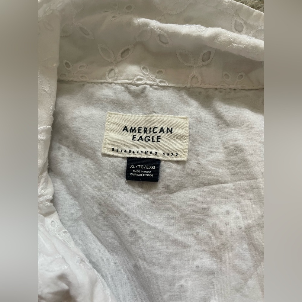 AE Cropped Eyelet Button-Up Shirt embroidered pocket white XL American Eagle - Picture 5 of 7